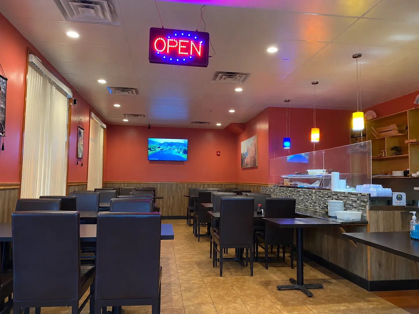 Sushi Stop dining atmosphere